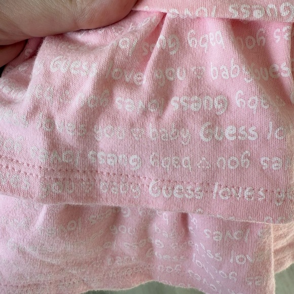 Guess baby 2 piece outfit (pants and long sleeved top) size 6-9 months - Picture 9 of 9